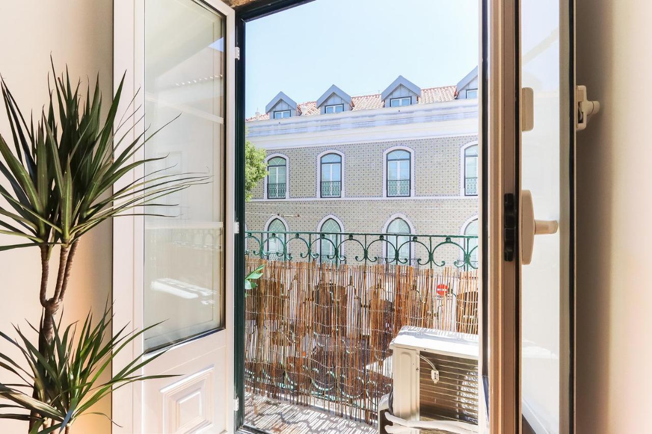 Castelo Premium By Homing Apartment Lisbon Exterior photo